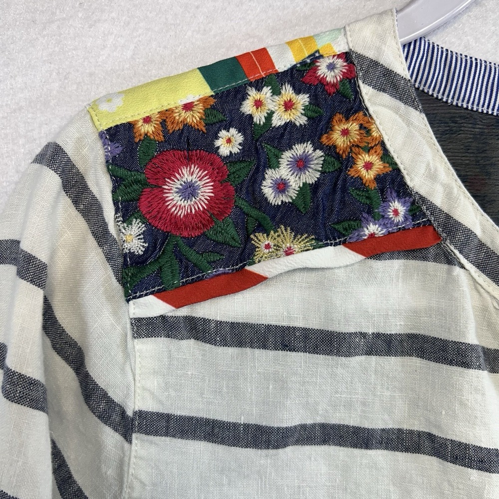 John Mark Linen Floral Embroidered Blouse Size M Blue And White Striped - Picture 3 of 7